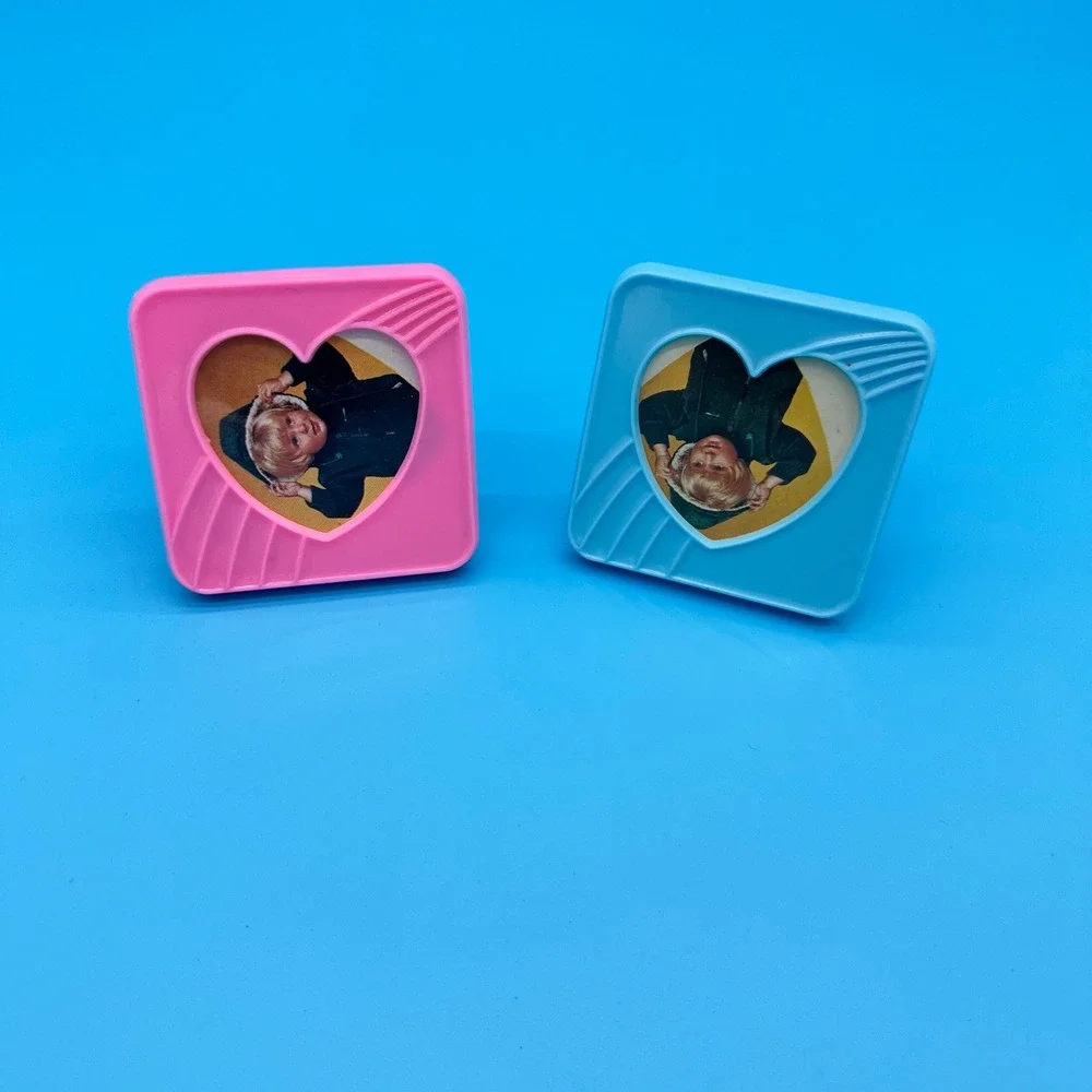 Vintage Plastic Heart Magnetic Picture Frames Pink Blue Set of 2 Easel Back 2.5